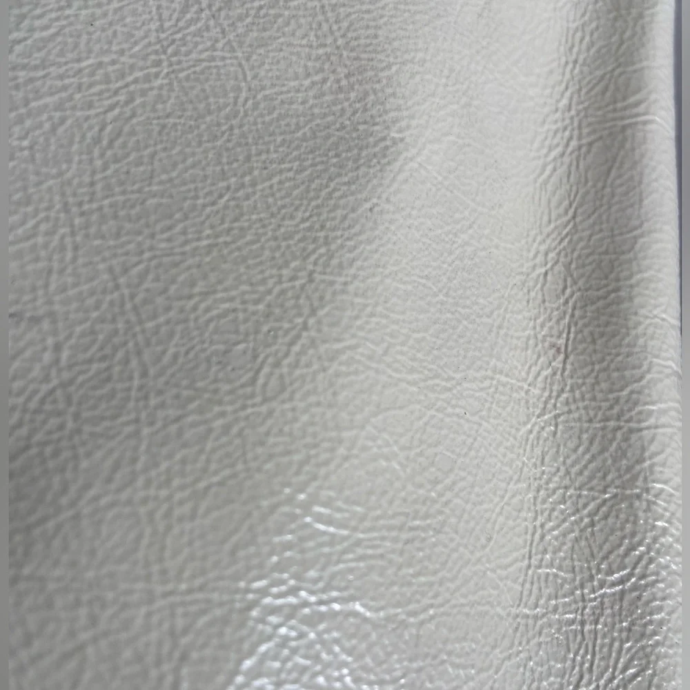Michael Kors~Soft~Shiny~Cream~Leather~Tote Bag~Dual Adjustable Straps~Logo Charm